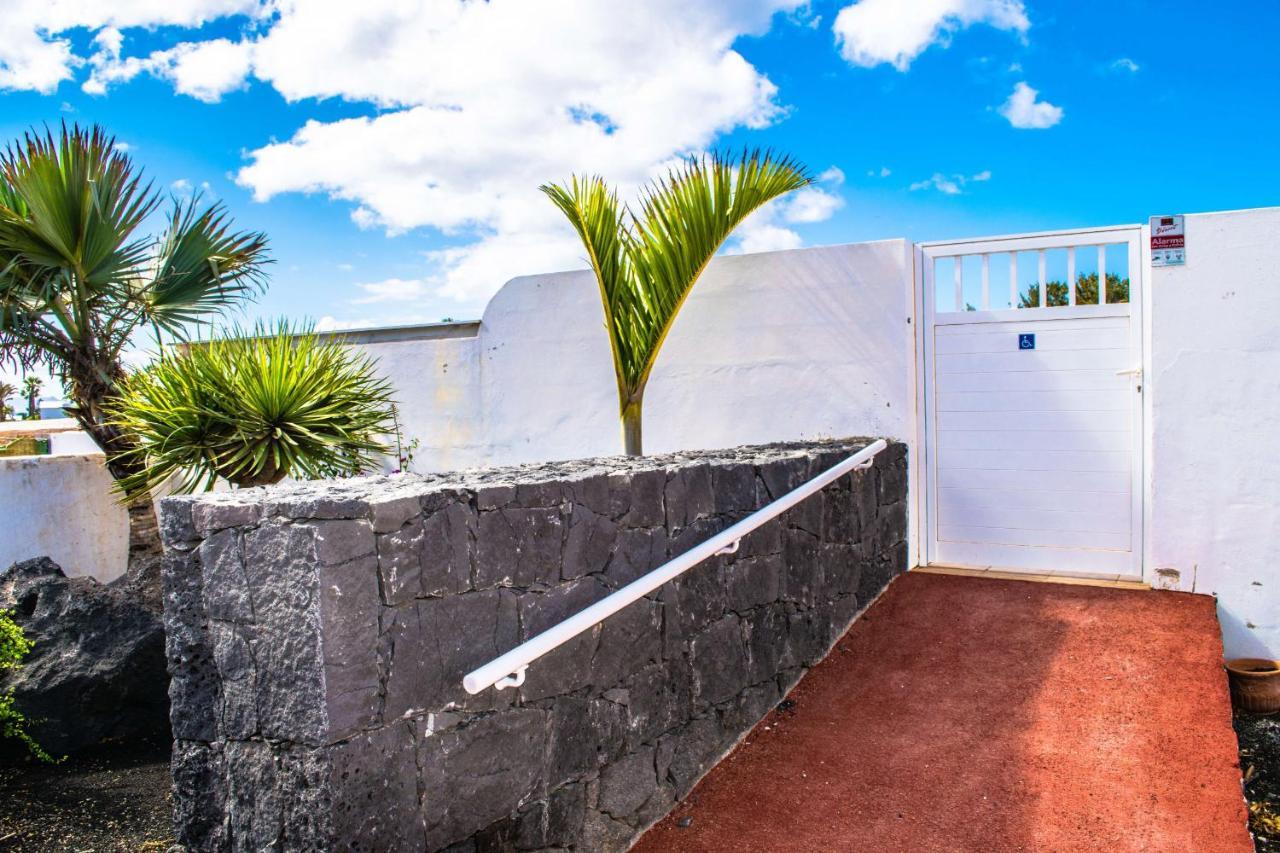 Villa Michelle - LH114 By Villas Now Ltd Playa Blanca  Esterno foto