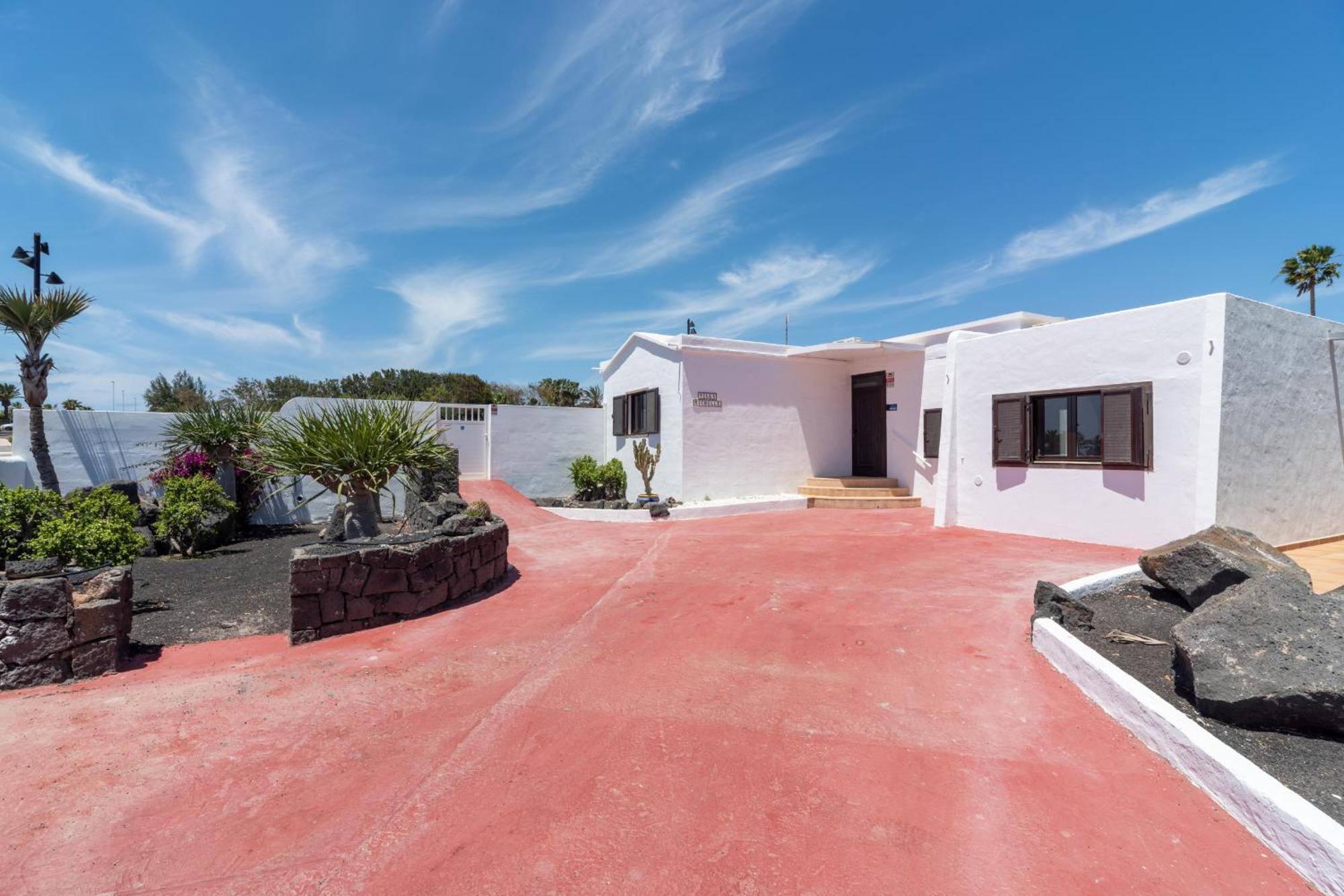 Villa Michelle - LH114 By Villas Now Ltd Playa Blanca  Esterno foto