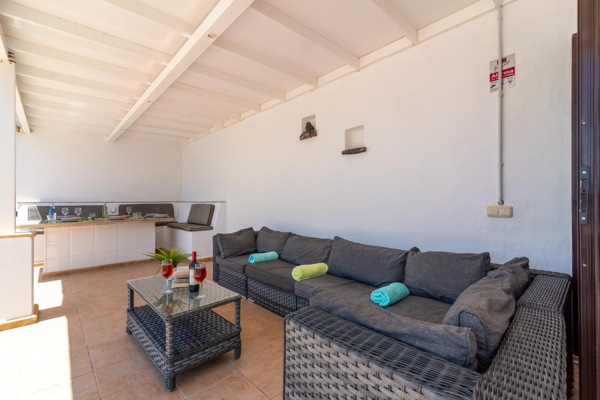 Villa Michelle - LH114 By Villas Now Ltd Playa Blanca  Esterno foto